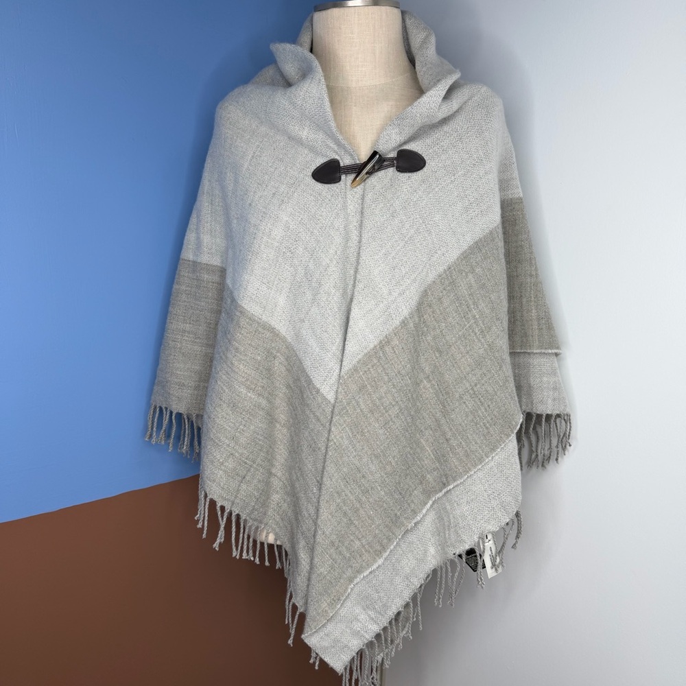 Ann Taylor Cape‎ Poncho Shawl Fringe Trim Grey Toggle NWT
